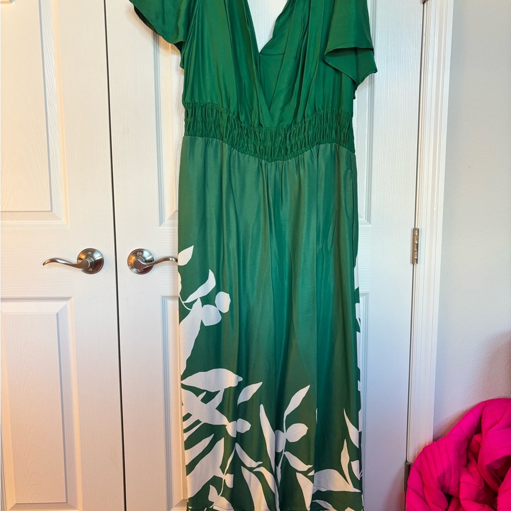 Elegant Green jumpsuit with Leaf Print